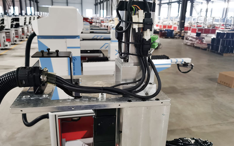 沖床機(jī)械手和關(guān)節(jié)機(jī)器人等自動(dòng)化設(shè)備上面為什么要使用減速機(jī)？